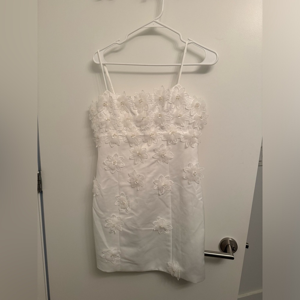 Elliatt Sutton Minidress — new with tags and never worn! - Picture 3 of 7